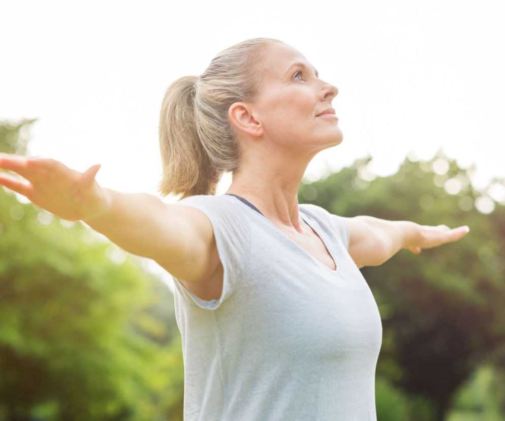 Odmładzająca JOGA hormonalna - dobra dla kobiet po menopauzie