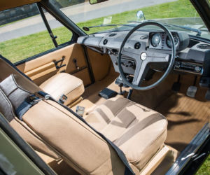 Range Rover o numerze seryjnym 001
