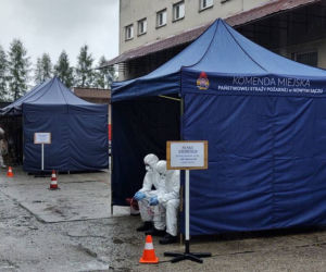 Koronawirus. W Nowym Sączu działa punkt poboru wymazów. Ruszyły badania przesiewowe