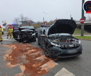 Wypadek karawanu wiozącego trumnę z ciałem. Szok w Warszawie
