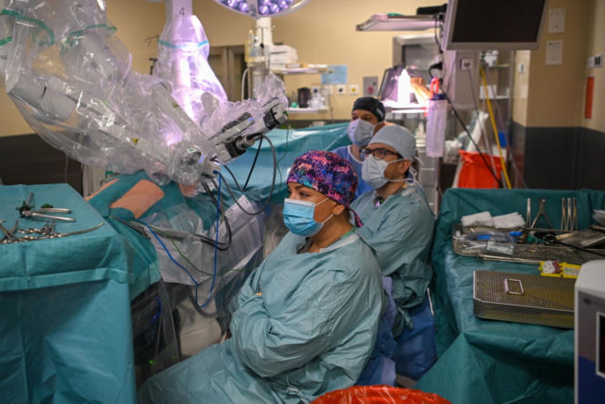 Polscy lekarze z Chin zoperaowali pacjentów w Warszawie. To pierwsze w historii operacje telerobotyczne na taką odległość