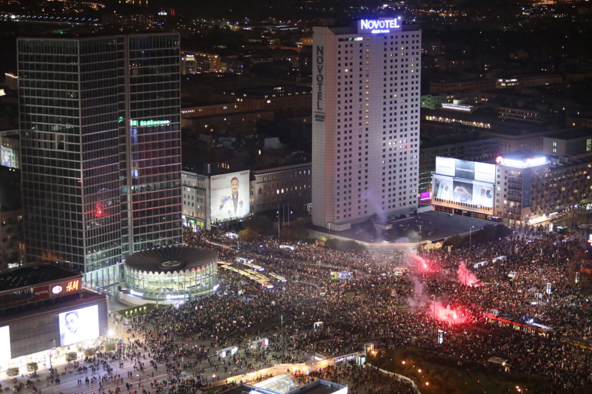 Protest przeciwko zaostrzeniu prawa aborcyjnego w Warszawie