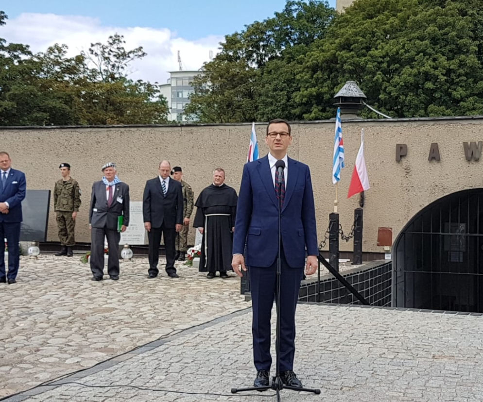 Premier Mateusz Morawiecki na obchodach Narodowego Dnia Pamięci Ofiar Niemieckich Nazistowskich Obozów Koncentracyjnych i Obozów Zagłady