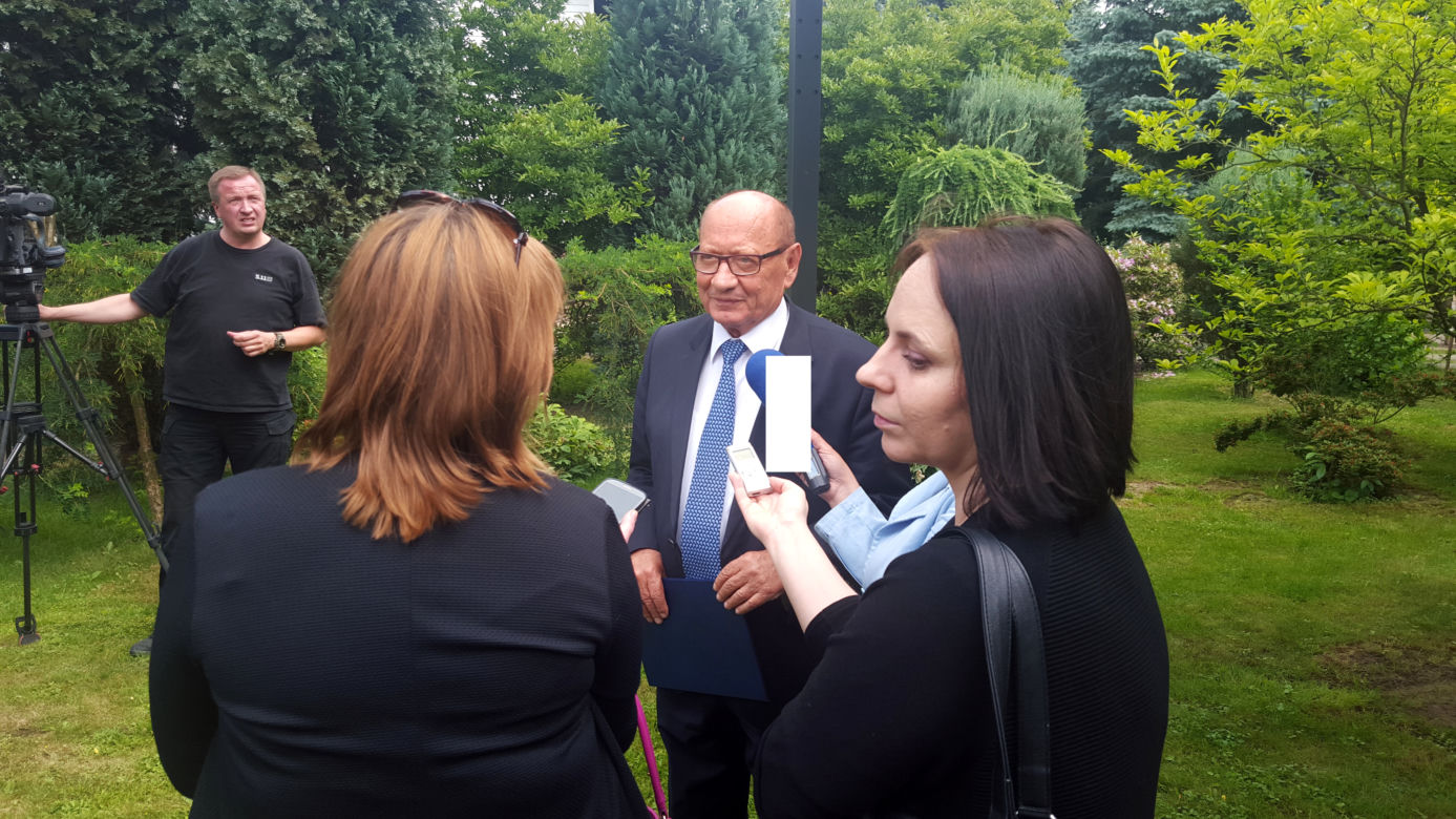 Prezydent Rzeszowa zaprosił dziennikarzy do swojego ogrodu