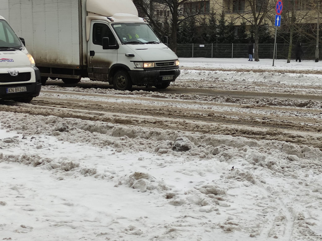 Pogodowa APOKALIPSA w Krakowie! PARALIŻ komunikacji miejskiej. BEZRADNOŚĆ MPK w stolicy Małopolski 