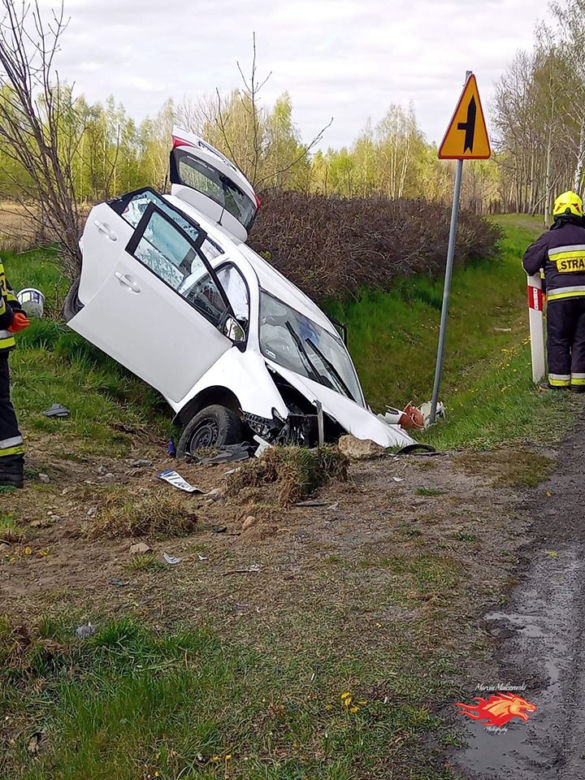 Wjechała do rowu, trafiła do szpitala 
