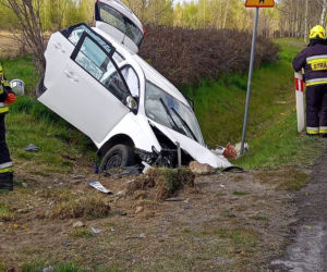 Wjechała do rowu, trafiła do szpitala 