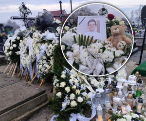 Twoje miejsce obok mnie.... Białe kwiaty i cisza. Tak wygląda grób Nikodema Mareckiego dwa dni po pogrzebie