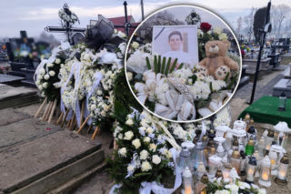 Twoje miejsce obok mnie.... Białe kwiaty i cisza. Tak wygląda grób Nikodema Mareckiego dwa dni po pogrzebie