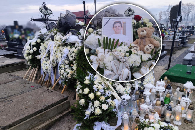 Twoje miejsce obok mnie.... Białe kwiaty i cisza. Tak wygląda grób Nikodema Mareckiego dwa dni po pogrzebie