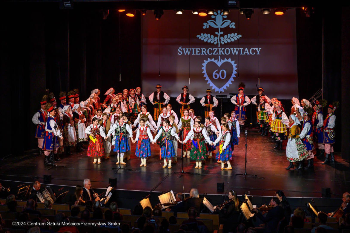 Koncert wielkanocny Zespołu Pieśni i Tańca Świerczkowiacy w Centrum Sztuki Mościce