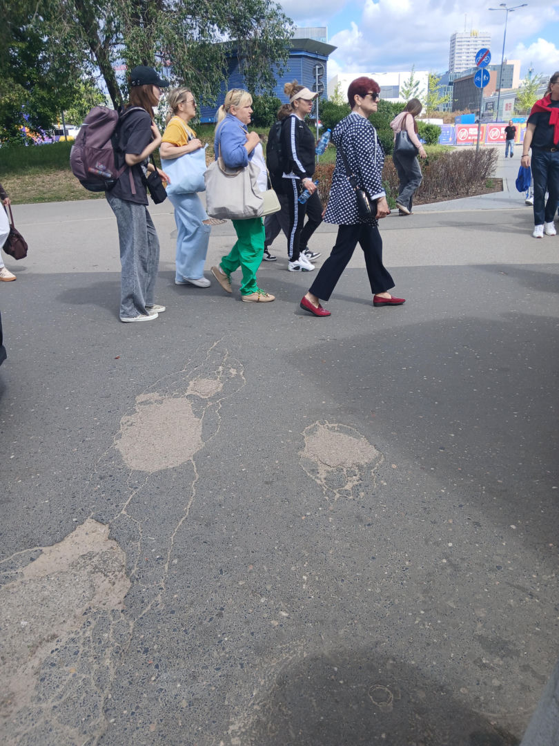 Chodnik łączący Dworzec Centralny i metro Centrum w Warszawie