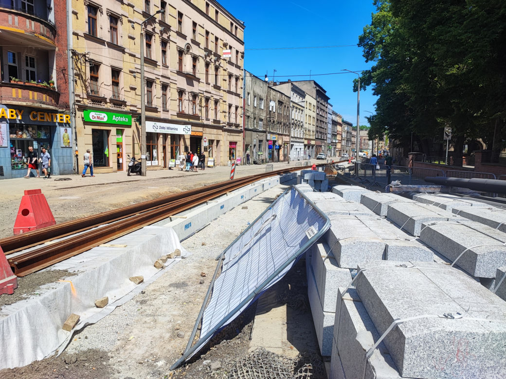 Przebudowa ul. Piekarskiej w Bytomiu trwa. Zlecono dodatkowe prace 