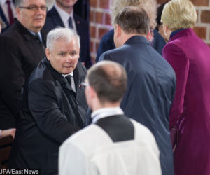 Beata Mazurek POUCZA prezydenta: Powinien Kaczyńskiego witać osobiście