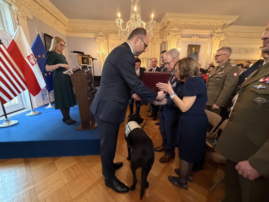 Wręczenie Krzyża Wielkiego Orderu Zasługi RP rodzicom Michaela Ollisa w Waszyngtonie, DC