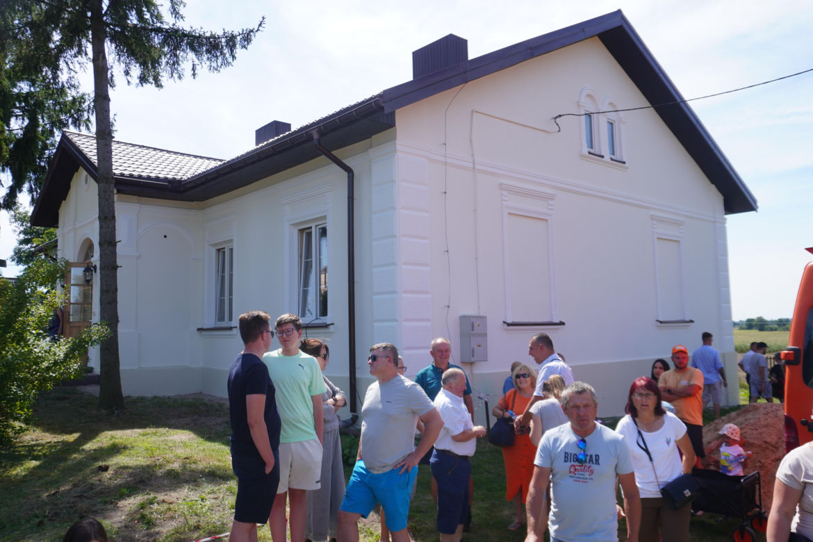 Fani serialu zjechali do serialowych Wilkowyj (Jeruzal)
