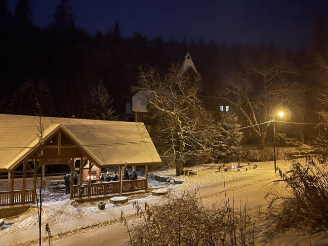 Zapomnij o Zakopanem! Ta wieś na Dolnym Śląsku zimą zamienia się w bajkową krainę