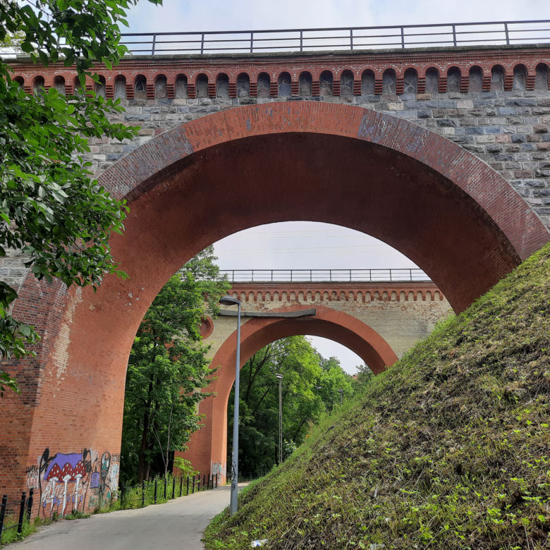 Olsztyn. Remont zabytkowego wiaduktu nad Łyną