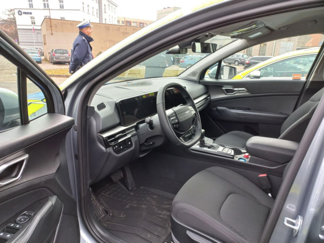 Trzy nowe radiowozy dla policji w Lesznie. Od kogo i do czego?