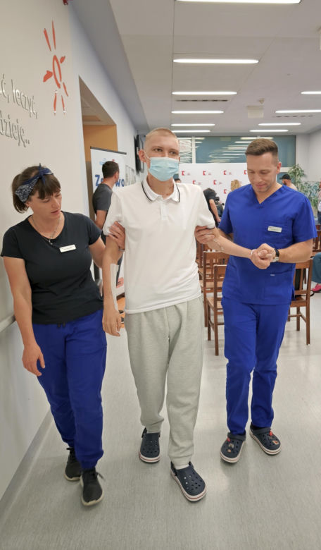 Kacpra prawie wykończyła grypa. Dostał nowe płuca i dzięki temu dożył do swojej "osiemnastki"