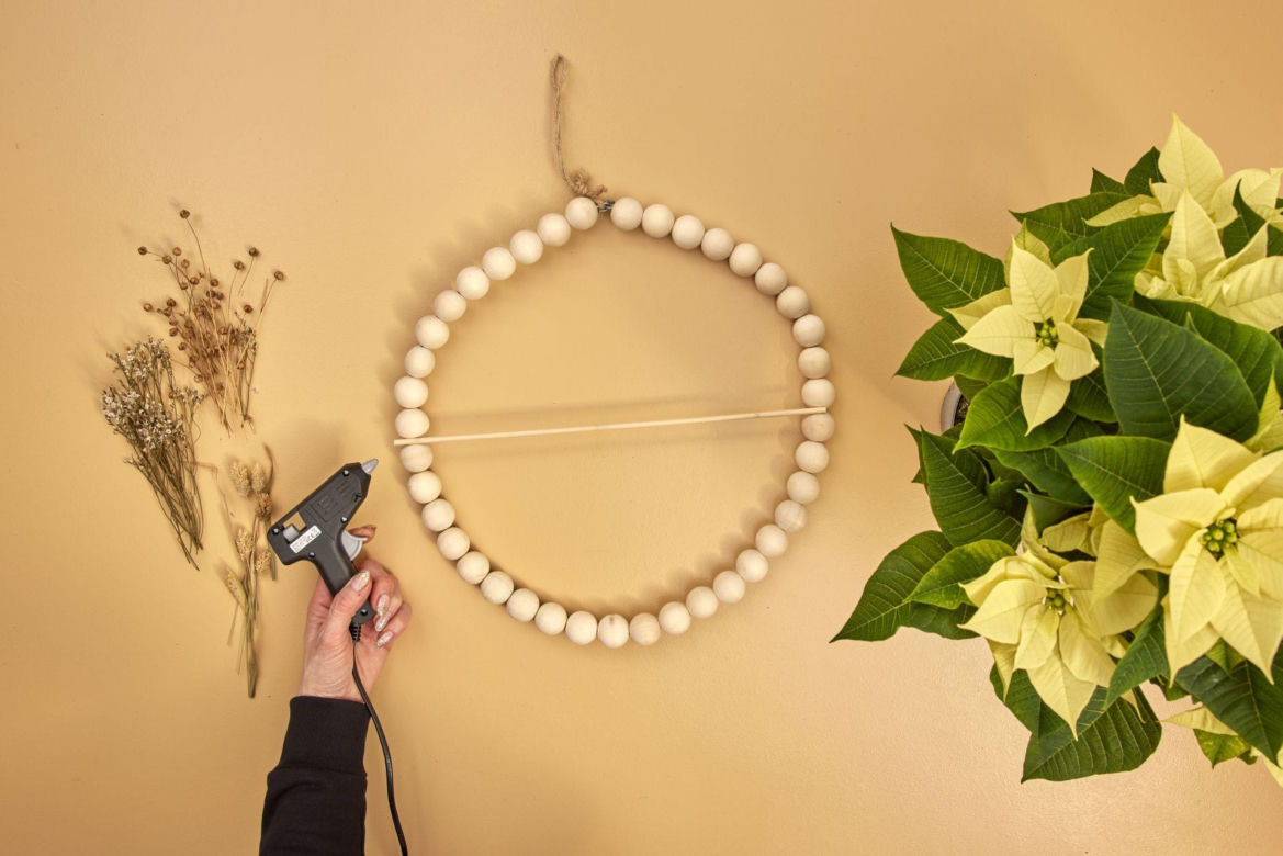 Gwiazda betlejemska – wianek na drzwi DIY