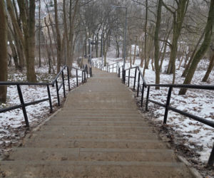 Schody do nieba w Bydgoszczy. Ponad 150 stopni, by dostać się na Wzgórze Wolności