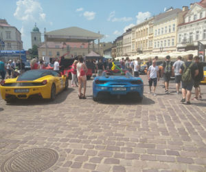 Najnowsze sportowe samochody na rzeszowskim Rynku