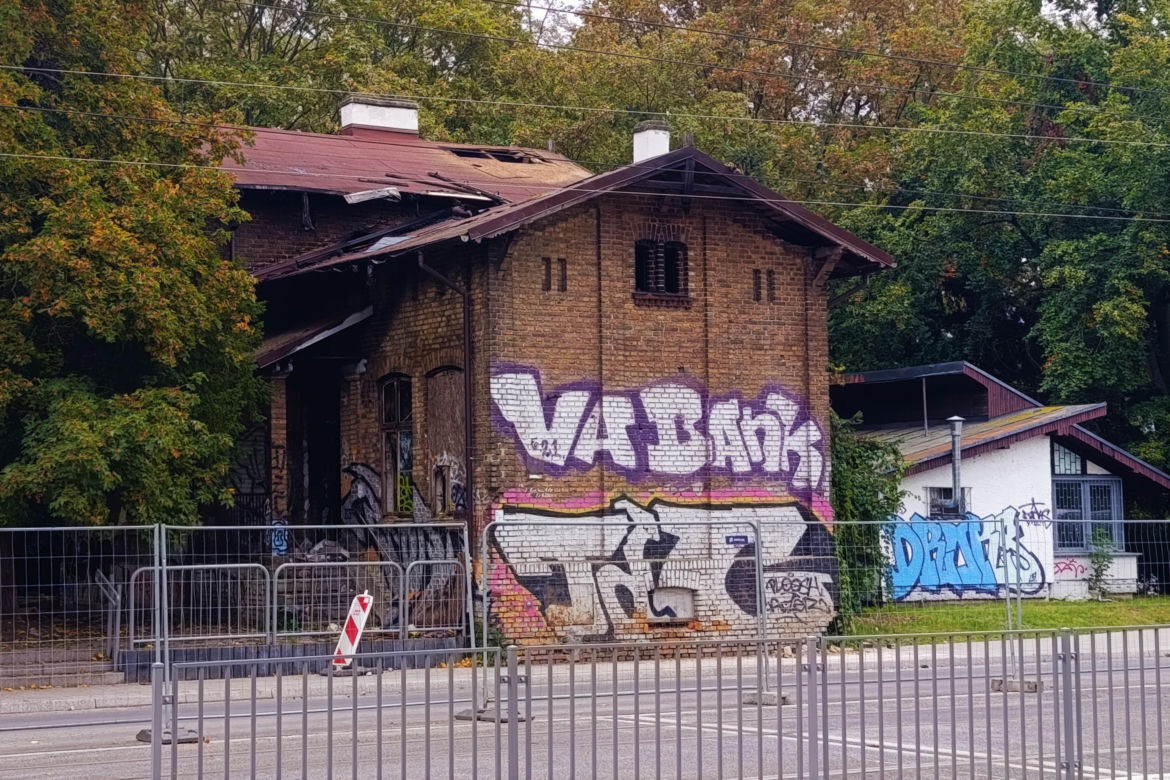Spalony "domek grabarza" na Pomorzanach