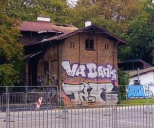 Spalony domek grabarza na Pomorzanach