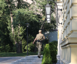 PIJANY OFICER BOR W KANCELARII PREMIERA