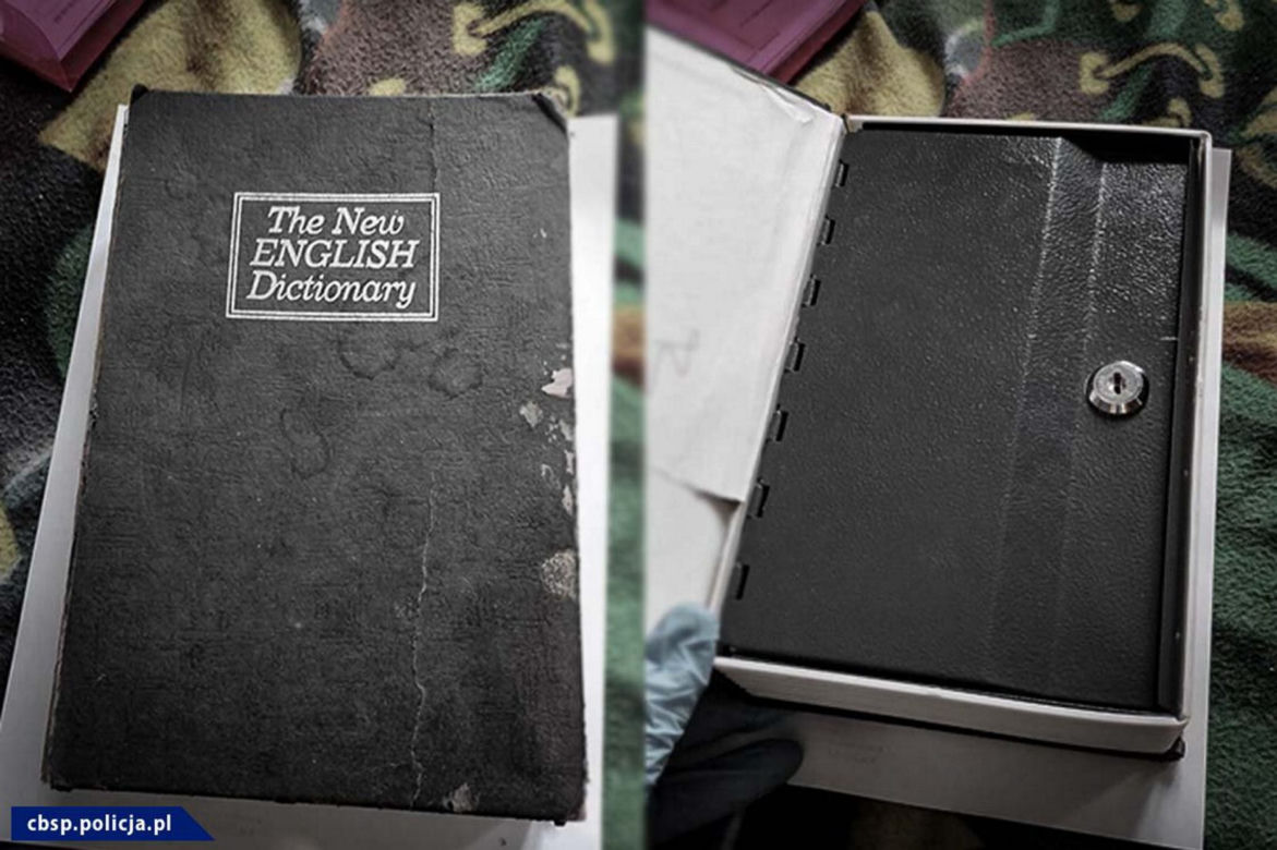 Kolejna sprytna skrytka gangsterów. Kto by pomyślał, że korzystają ze słownika?