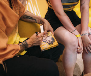 Dawid Kwiatkowski - koncert, zabawa i autografy. Kilkaset osób na premierze 13 Grzechów Niczyich!