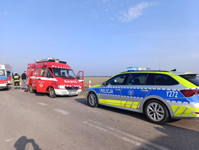 Jedna osoba zginęła na miejscu, a kierowca trafił do szpitala