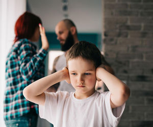 Konflikt rodziców bywa gorszy niż rozstanie. Jak chronić dziecko?