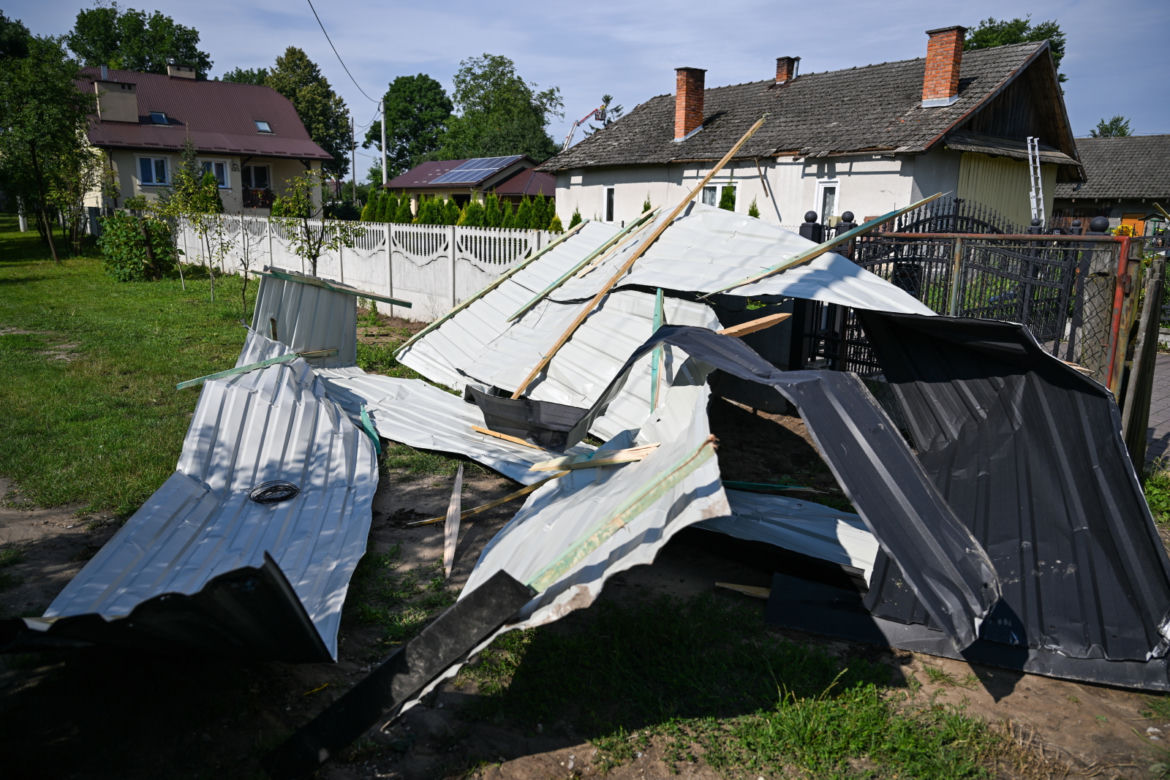 Straż pożarna usuwa skutki nawałnic. Ponad 100 interwencji na Podkarpaciu!