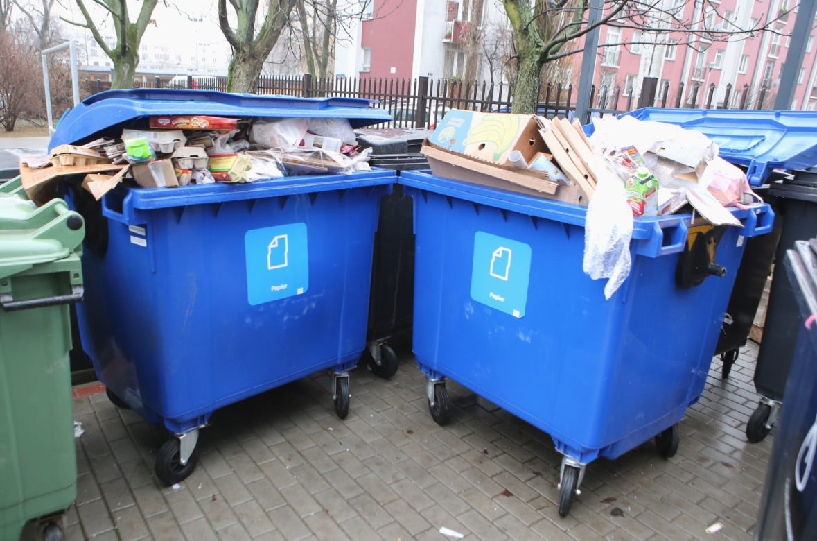 Śmieci drożeją a zalegają w śmietnikach