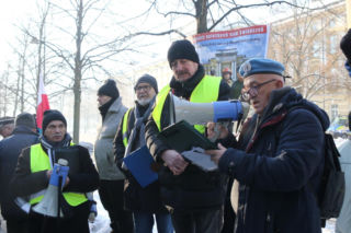 Policjanci i żołnierze ruszają na Sejm! Walczą o drugą emeryturę, rząd umywa ręce