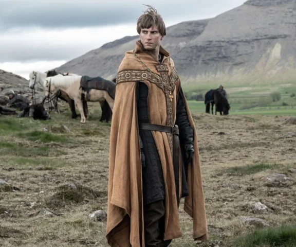 Epicka opowieść o władzy, ambicji i cenie korony. „Król i zdobywca” zmierza do streamingu