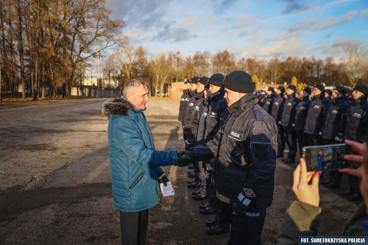 Nowi policjanci w świętokrzyskim garnizonie. W szeregi wstąpiło 58 funkcjonariuszy 