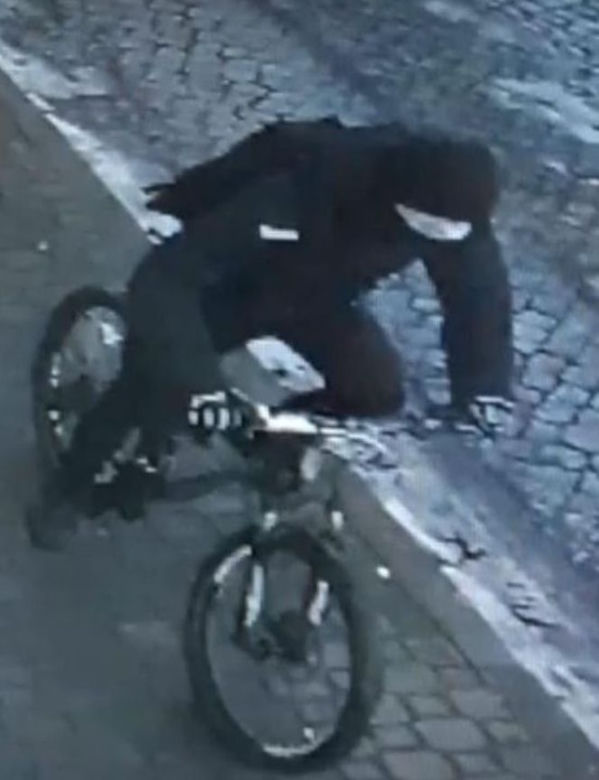 Poszukiwania sprawców napadu na jubilera w Gdańsku. Policja publikuje zapis z kamer monitoringu