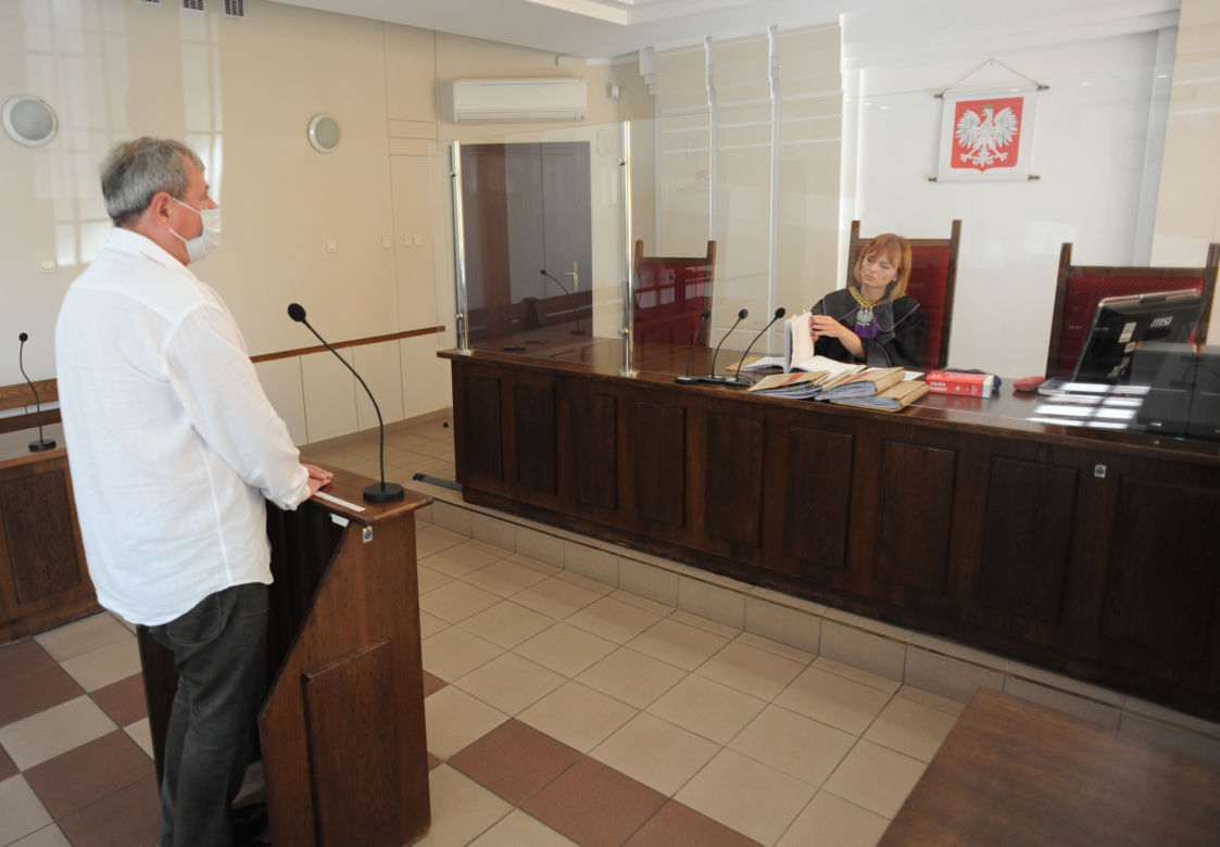 Atak nożownika na burmistrza Łeby proces