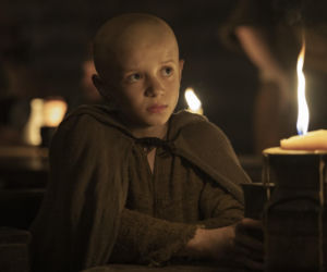 Dexter Sol Ansell jako Jajo