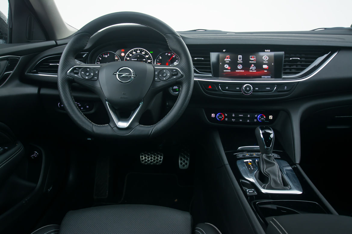 Opel Insignia Sports Tourer 2.0 CDTi 210 KM AT8 AWD
