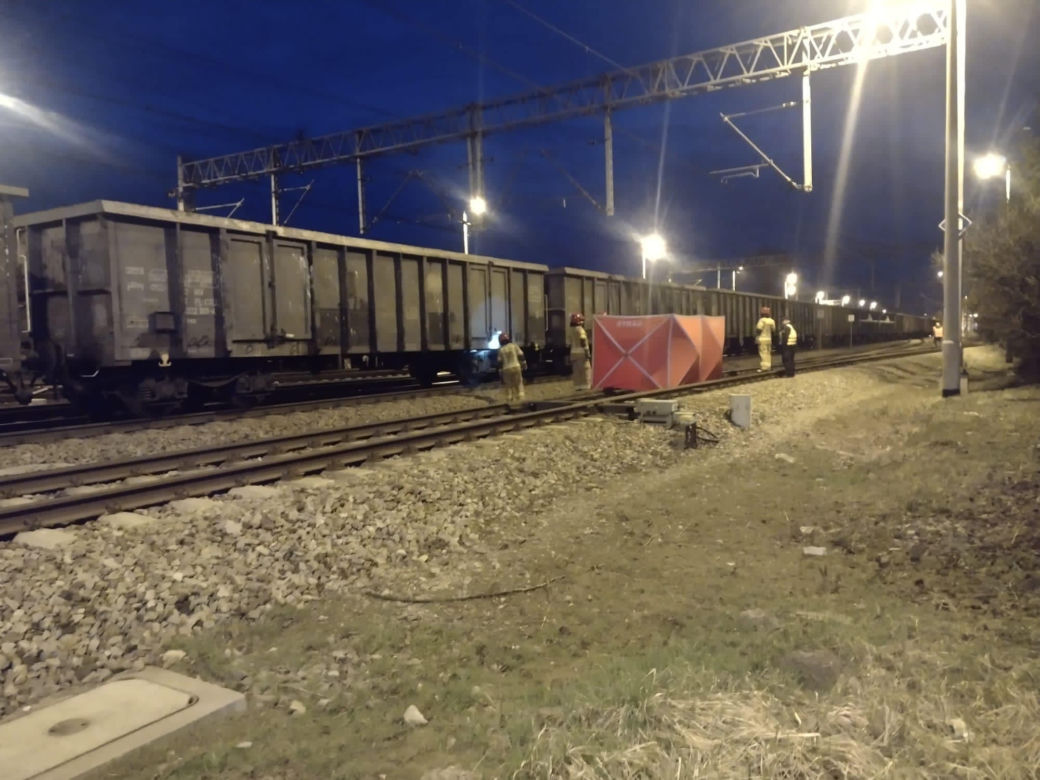 Tragedia na przejeździe kolejowym w woj. lubelskim. Pociąg śmiertelnie potrącił kobietę