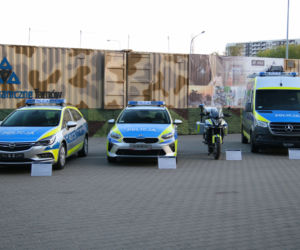 Nowe oznakowanie policyjnych radiowozów - projekt badawczy Komendy Głównej Policji i PIMOT