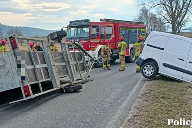 Podmuch wiatru zepchnął auto do rowu. IMGW ostrzega przed wichurami