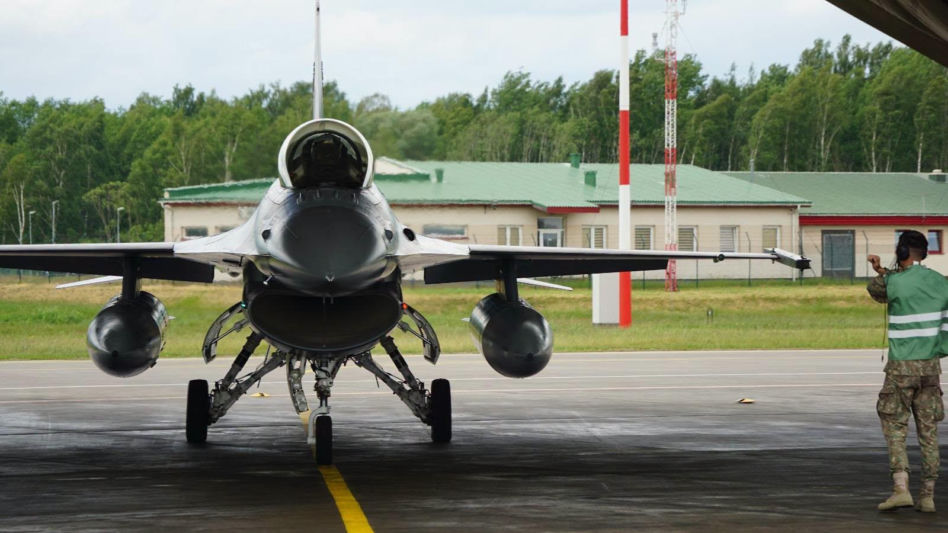 Rumuńskie F-16 zestrzeliło drona. Pierwsza taka interwencja w historii kraju
