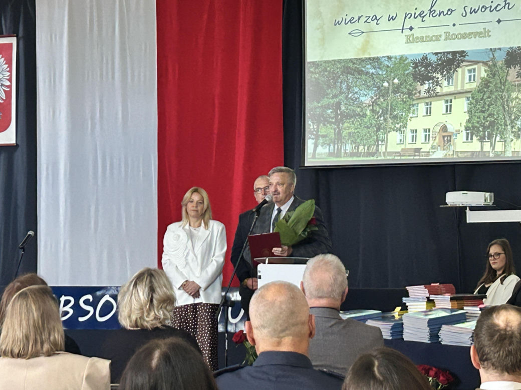 Czwartoklasiści po absolutorium. Wkrótce matury