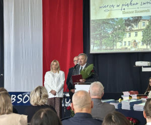 Czwartoklasiści po absolutorium. Wkrótce matury