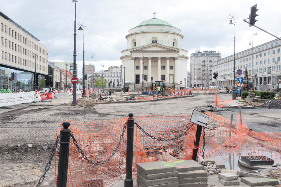 Kiedy koniec remontu Placu Trzech Krzyży? Znamy datę!